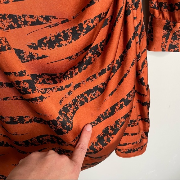 Anine Bing‎ Silk Wrap Penelope Dress XS Tiger Stripe Orange Long Sleeve Stars - Picture 7 of 16